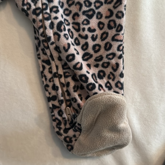 NWT Carter’s Fleece Onesie - Picture 4 of 5